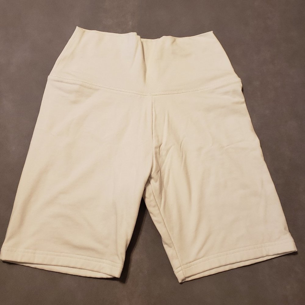 American Eagle Biker Shorts White Size Medium